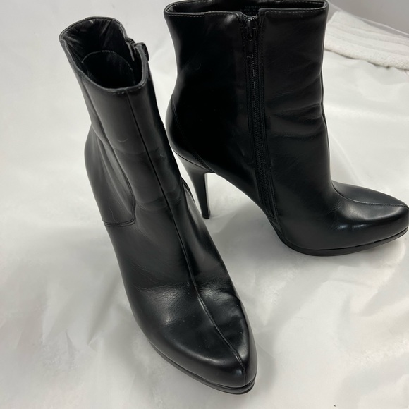 Black Nine West Ankle Boots Size 9 - Picture 2 of 11